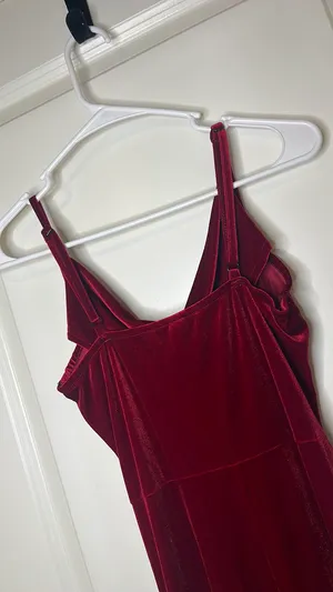 Red Dress thumbnail 4