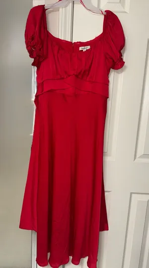 Red dress thumbnail 1