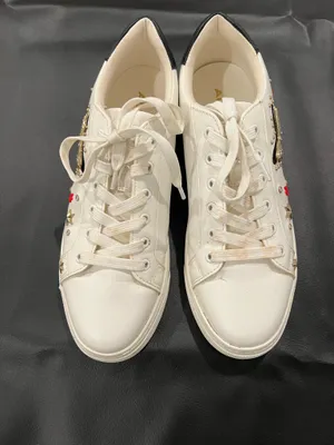 Aldo white sneakers with gold star and red flower embellishments, size US 9 thumbnail 8