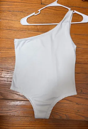 Amazon Going Out Top White thumbnail 1