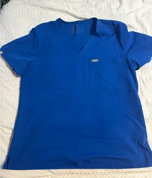 Figs scrub top thumbnail 1