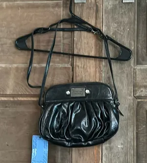 Simply Vera Wang Purse Black Vegan Leather Crossbody‎ Bag NEW Elegant Cute thumbnail 1