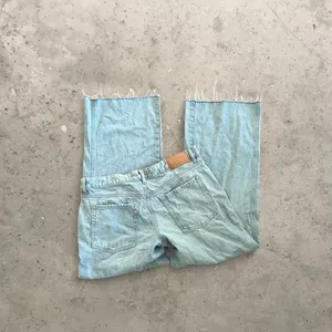 pacsun light wash low rise baggy wide leg jeans thumbnail 2