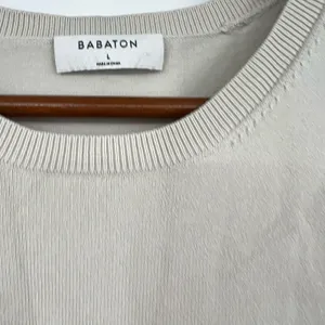 Aritzia Babaton Sculpt Knit Empire Longsleeve refinery off white top size large thumbnail 5