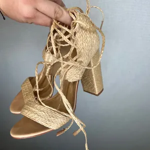 Schutz Natural Woven Raffia Lace Up Block Heel Sandals Tan Size 37 EU 7 US thumbnail 3