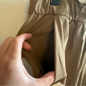 Women's khaki Lululemon joggers thumbnail 8