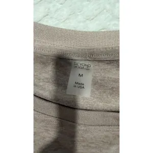 Beyond Yoga Womens Heathered Mauve Cropped Long Sleeve Raglan Top Medium M USA thumbnail 4