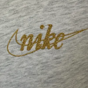 Nike Long Sleeve Gold Sparkle Logo Tee Large Activewear Workout thumbnail 2