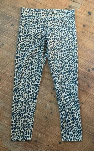 Victoria’s Secret cheetah print L loungewear cozy leggings thumbnail 1