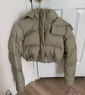 Lululemon Wunder Puff Super-Cropped Jacket thumbnail 2