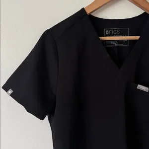 Figs S Casma Three-Pocket Scrub Top in Black thumbnail 8