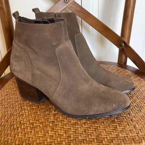 Crown Vintage Saleen suede heeled booties brown size 7 thumbnail 2