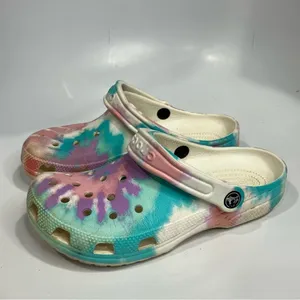 Crocs Tie dye pattern unisex‎ sizing thumbnail 3