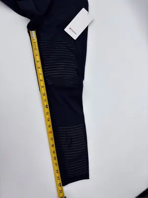 lululemon athletica Black Sculpting Leggings thumbnail 7