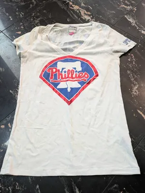 Victoria's Secret PINK With 5th & Ocean MLB Philadelphia Phillies Tee Size Large thumbnail 1