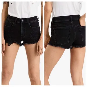American Eagle Womens Black Super Stretch X Hi Rise Crochet Accent Short Size 4 thumbnail 2