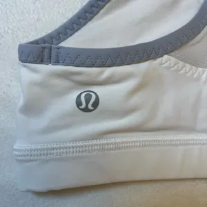 Lululemon Athletica‎ White and Gray Sports Bra Size 2 thumbnail 2