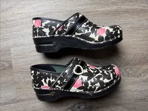 Sanita Koi Patent Leather Floral Rose Danish Clogs Size 38 (US 6.5-7) thumbnail 7