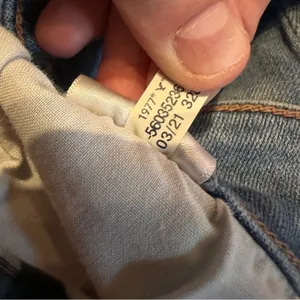 American Eagle Hi-Rise Light Wash Distressed Raw Hem Skinny Jegging‎ Jeans Sz 14 thumbnail 9