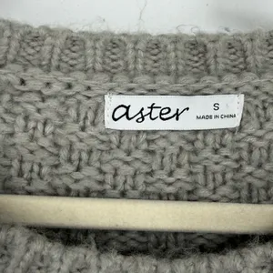 Aster Gray Cable Knit Cropped Sweater Womens‎ Small Chunky Long Sleeve thumbnail 3