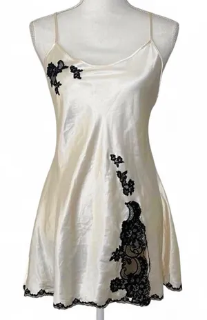 Victoria’s Secret Y2K Satin Slip thumbnail 1