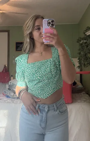 Boutique Top Multiple thumbnail 1
