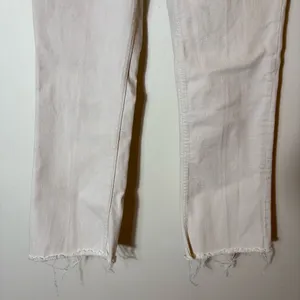 ZARA Off-White‎ High Rise Straight Leg Jeans Raw Hem Size 4 thumbnail 3