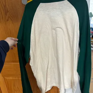 🚨NWT🚨 NHL MN Wild Mitchell & Ness Cream and Green Long Sleeve Tee thumbnail 2