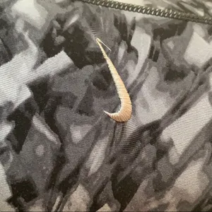 Nike Epic Luxe Patterned Cropped‎ Leggings size M thumbnail 4