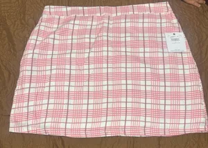 O'Neil Chic mini skirt with pink and white plaid pattern. Perfect for casual outings. thumbnail 1