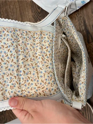 Liz Claiborne White and Light Blue woven Scalloped Crossbody Bag USED thumbnail 5