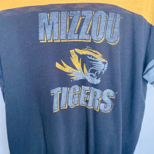 Mizzou Distressed Graphic Tee T Shirt Sz Medium thumbnail 7
