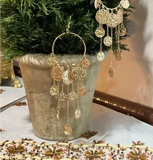 Elegant Gold Chandelier Earrings thumbnail 1