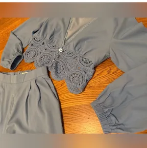 Nwt two piece wide leg pants and long sleeve matching top size M thumbnail 8