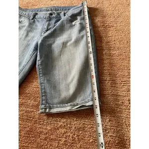Old Navy Women’s Blue Destroyed Shorts Bermuda Size S thumbnail 3