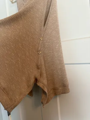 Eyeshadow Button side top thumbnail 4