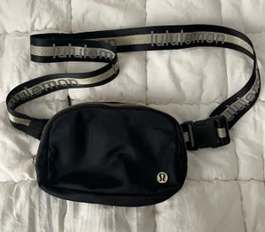 Lululemon Belt Bag thumbnail 1