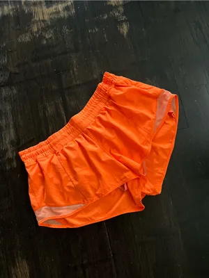 Womens Lululemon Hotty Hot Short II 2.5" Highlight Orange Performance Running 14 thumbnail 3