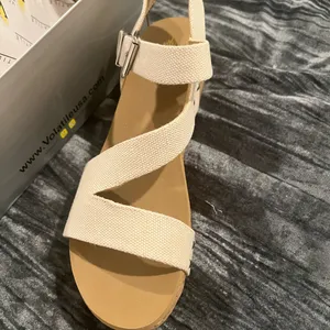Volatile Beige Wedge Sandals Size 11 Tan thumbnail 2
