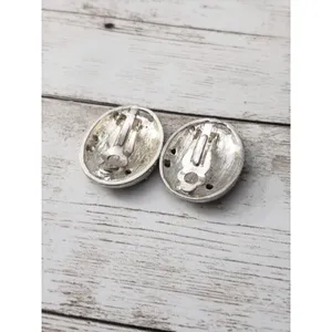 Vintage Clip On Earrings - Oval Unusual Clear Gem Pattern thumbnail 3