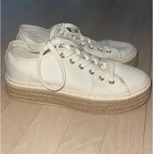 H&M Sneakers Platform thumbnail 2