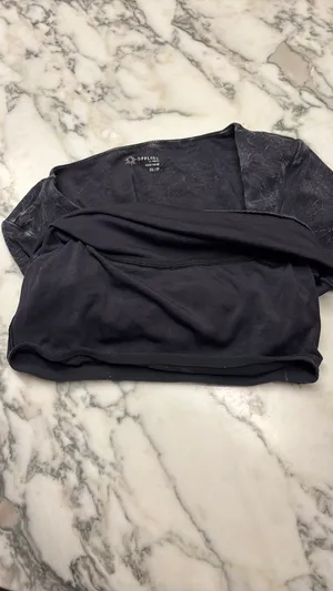 Aerie Black Cropped Workout Top thumbnail 3