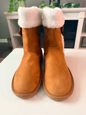 Women’s Tan Faux-Suede Winter Boots with White Faux-Fur Cuff and Side Bows thumbnail 6