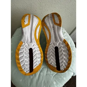 Saucony Endorphin Shift Women’s Running Shoes Beige/White/Yellow size 10.5 thumbnail 6