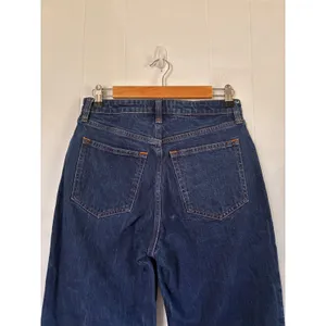 Abercrombie & Fitch Curve Love 90s Relaxed Jeans High Rise Dark Wash 28 Regular thumbnail 3