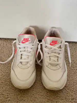 Nike Outburst Womens White Solar Red Running Walking Shoes Sneakers Size 8.5 thumbnail 2