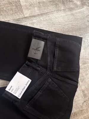 NWT Calvin Klein Barrel Fit High Waisted Jeans Size W24 thumbnail 2