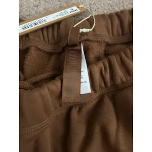 Skims Cotton Fleece Classic Straight Leg Pant in Bison Size 2X New thumbnail 3
