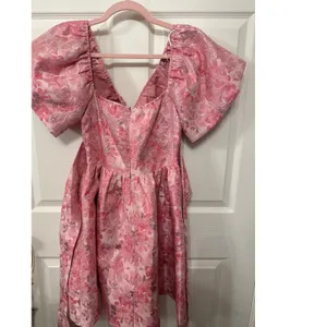 NWOT Meet Me in Santorini Cheers to Us Light Pink Floral Jacquard Mini Dress, XS thumbnail 12