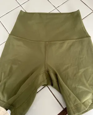 Lululemon 6” thumbnail 1